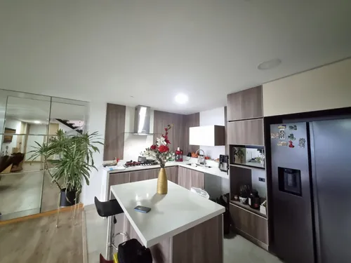 Apartamento En Venta En Loma De Las Brujas. Cod V12407