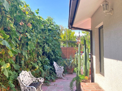 Imagen 10 de 24 de Casa De 7 Dormitorios En Jardín Del Este Vitacura