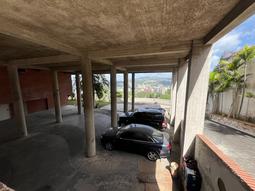 Vende Exclusivo Apartamento Con Terraza Y Vista Panorámica 360°, Urb. Colinas De Bello Monte, (sector Valle Arriba). Calle Cerrada Con Vigilancia, Edificio Boutique De Solo 3 Apartamentos, Privacidad.