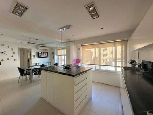 Departamento En Venta En Lanús Oeste 5 Ambientes Con 2 Cocheras Y 2 Bauleras