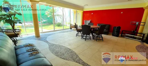 Venta De Casa Con 3 Departamentos En Cuernavaca, Morclave 3934