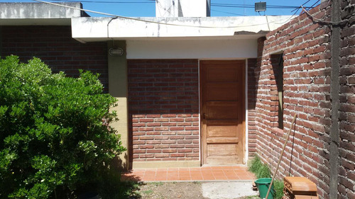 Vendo Local Con Departamento En Cosquín A Metros De Plaza Del Folclore