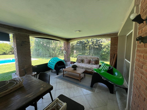 Casa En Venta En Los Jazmines, Pilar Del Este, Pilar