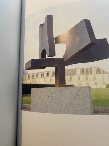 Chillida. Escultura. Escultor Vasco. Guipúzcoa. Libro. (Usado)