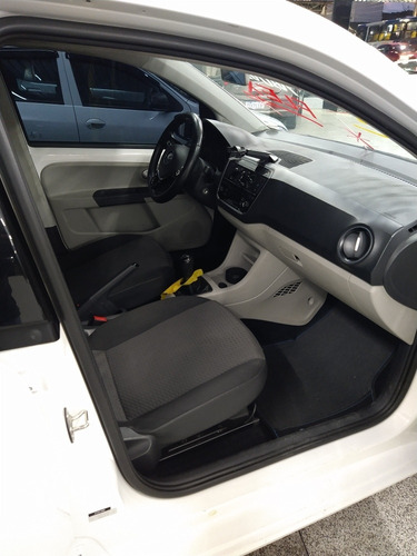 Imagem 12 de 15 de Volkswagen Up! 2018 1.0 Move 5p