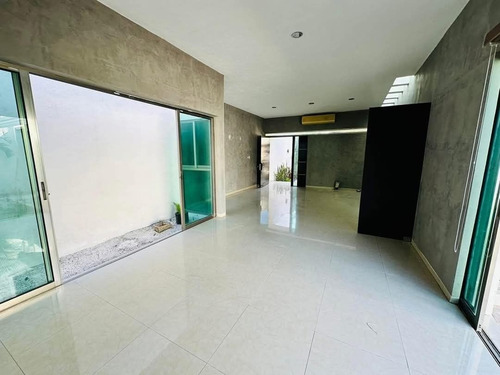 Casa En Venta Ubicada En Montebello Merida