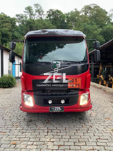 Imagem 2 de 7 de Volvo Vm 270 8x2