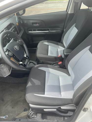 Imagen 6 de 12 de Toyota Prius C 2020 Hibrid 1.5 At