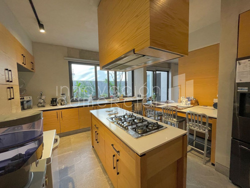 Moderna Casa En Venta Pedregal De Querétaro, A Un Paso De Los Arcos.
