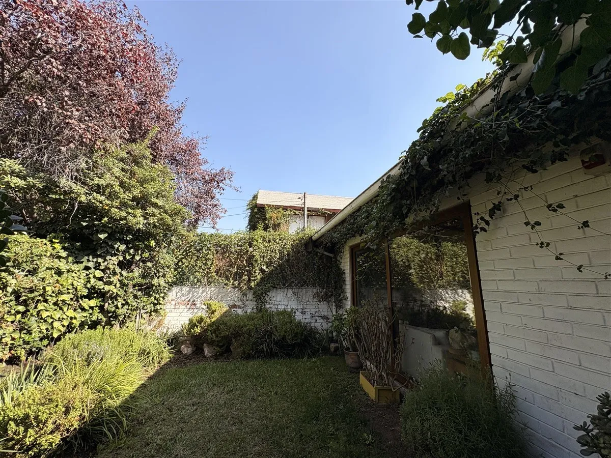 Imagen 2 de 16 de Oportunidad En La Dehesa: Casa Con Amplio Jardín