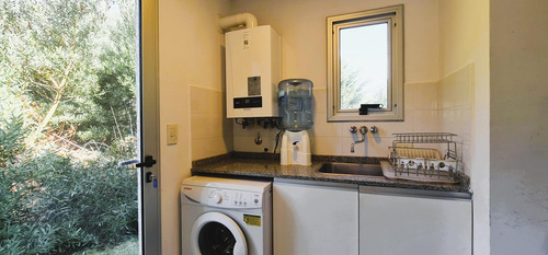 Casa A La Venta En Cul De Sac En Area Residencal 1, Barrio Costa Esmeralda, Venta Equipada.