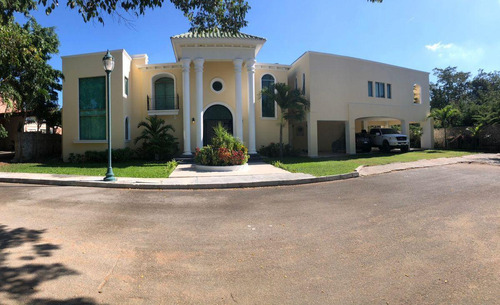 Casa En Venta/renta Merida, Club De Golf La Ceiba Lote 8, A 2 Meses.