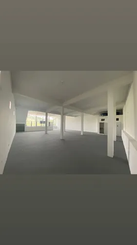 Aluga-se Excelente Espaço Comercial.