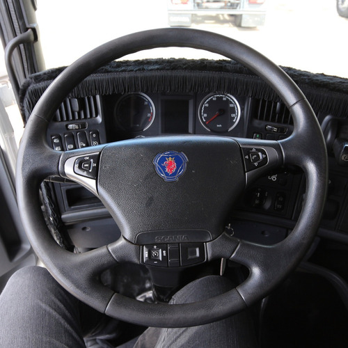 Imagem 8 de 11 de Scania R440 - 2013/13 - 8x2 (bap 2620)