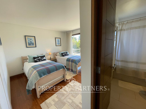Moderna Casa En Sector Central De Las Brisas De Sa...