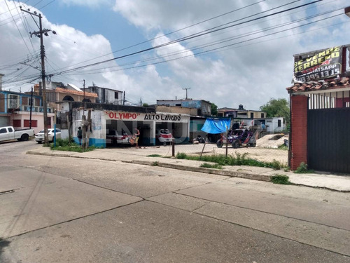 Se Vende Terreno Con Construcción En Col. Brunet, Nanchital