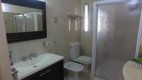 Imagen 27 de 30 de Venta · Casa · 4 Dormitorios · Patio · Quincho Completo · Terraza · Remodelada · Alberdi