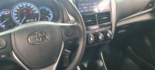 Toyota Yaris 1.3 16V FLEX XL LIVE MULTIDRIVE