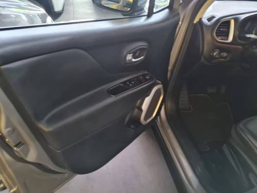 Imagem 10 de 12 de Jeep Renegade 1.8 16v Flex Longitude 4p Automático