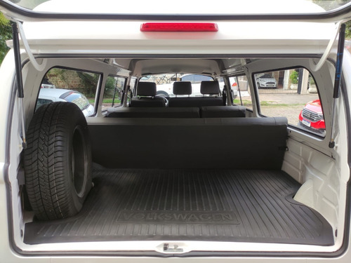 Volkswagen Kombi 1.4 Lotação Total Flex 3p