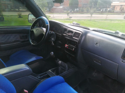 Toyota Hilux 2.4 Cc 4x4