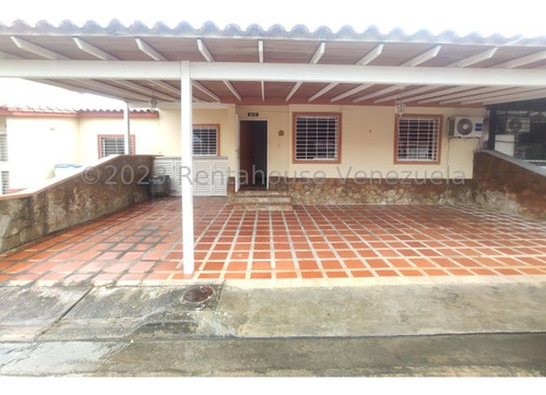 Casa En Venta En Yacural Barquisimeto R E F  2 - 3 - 3 - 2 - 1 - 9 -3  Mehilyn Perez