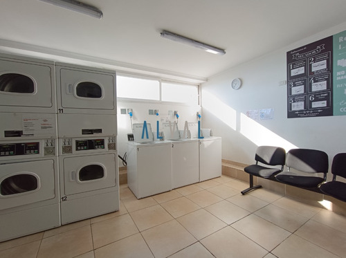 Home Estudio En Buzo Sobenes 4650, Metro Ecuador.