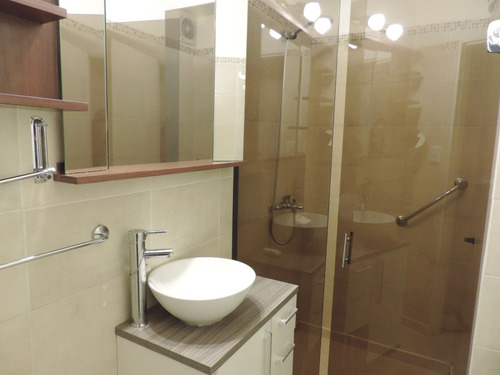 Imagen 7 de 8 de Venta Apartamento En Pleno Centro Con Parrillero Y Cochera