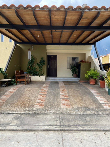 Tibisay Rojas Vende Th En Conjunto Residencial Villas De San Rafael. San Diego   Cod. 203297