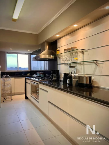 Espectacular Departamento En Venta Frente Al Mar, Penthouse De 4 Dormitorios. Punta Del Este