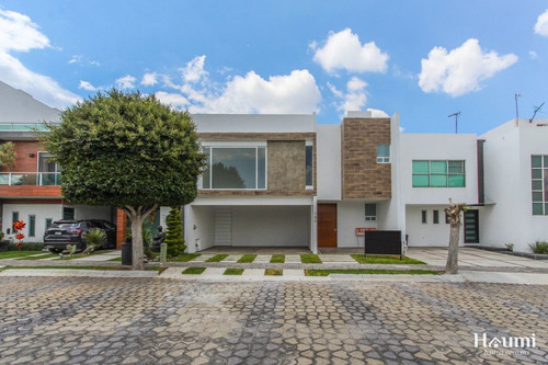 Imagen 2 de 23 de Casa En Venta En Clúster 11 11 11