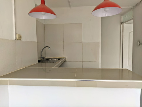 Imagen 4 de 25 de Minidepartamento En San Borja, Departamento En San Borja, Departamentos En San Borja, En Avenida Rosa Toro Cuadra 9 Cruce Con Canada Cuadra 35, Excelente Zona Comercial Todo A La Mano