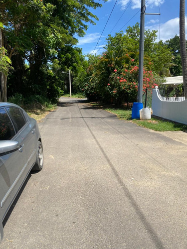 Vendo Hermoso Terreno De Aproximada 1,260 Metros Cuadrado A 300 Metros De La Playa Ubicado En El Proyecto Turístico Costambar, Puerto Plata República Dominicana