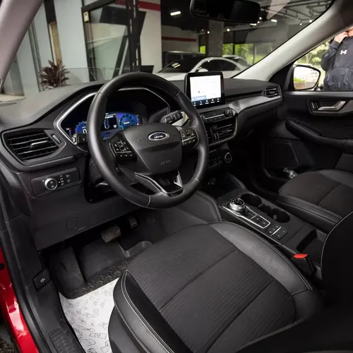 Ford Escape titanium 2.0