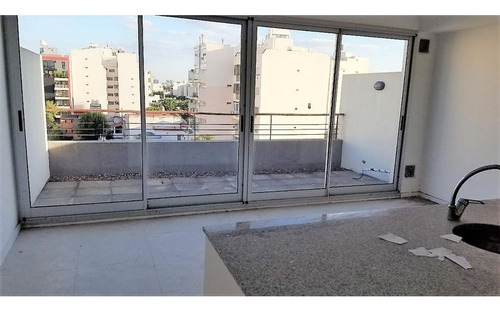 Venta De Dto Monoambiente Con Balcón Sobre Av. Jonte