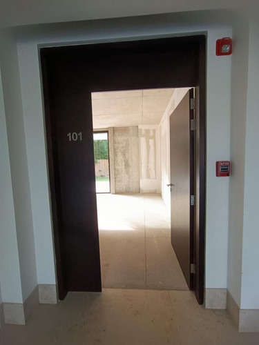 Imagen 8 de 30 de Rivera Próximo Arocena, Estrena, Oficina De 126 M2 + Gran Patio De 60 M2 !!
