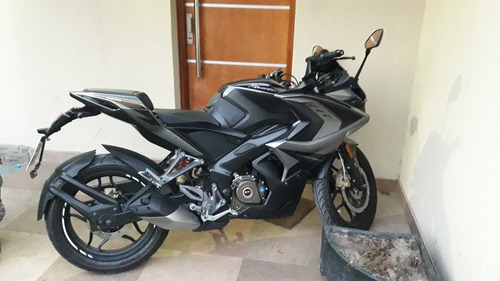 Rouser Bajaj Rs 200