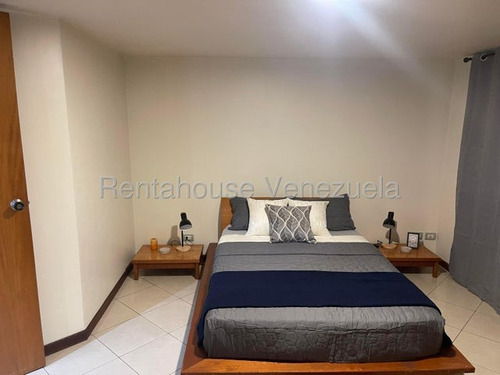 Se Alquila Apartamento En El Rosal 26-110 Rl