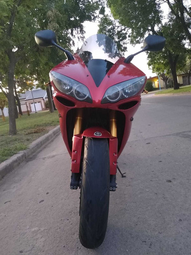 Imagen 3 de 8 de Yamaha R1