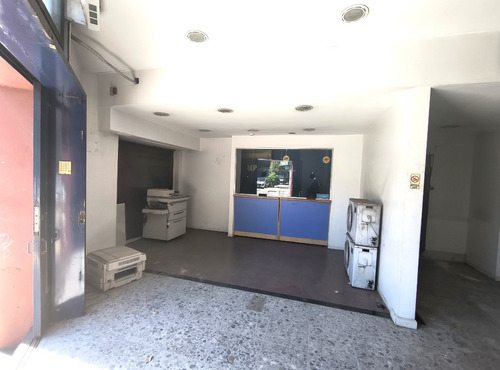 Local En Venta, Av. Varela N° 1001 Flores