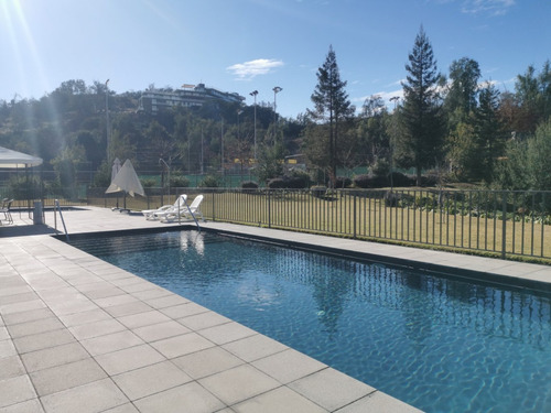 En Exclusivo Condominio Valle Escondido