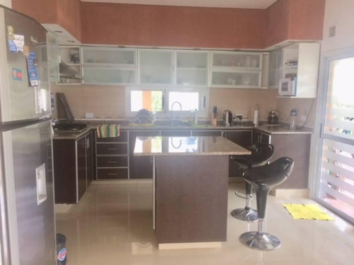 Imagen 5 de 14 de Oportunidad!!! Casa A La Venta En San Francisco Villanueva Lote Interno Con Pileta. 3 Dormitorios.