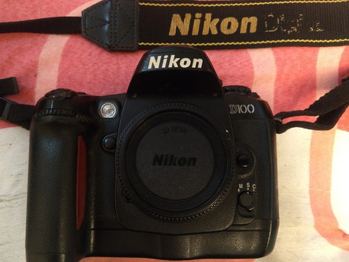 Cámara Nikon D100 (solo Cuerpo)