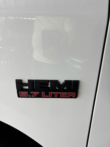 RAM Ram Classic 5.7 Laramie Night Edition Cab. Dupla 4X4 Aut. 4P