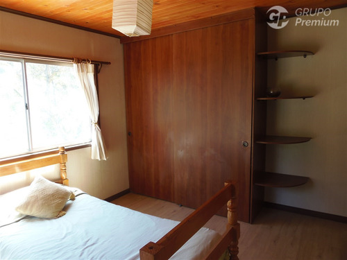 Casa En Venta De 4 Dorm. En Olmué