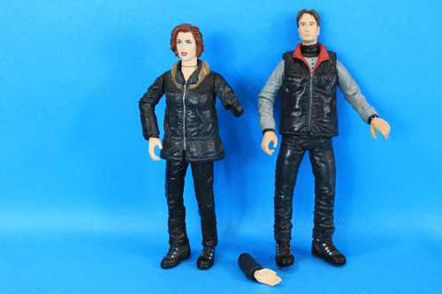 Mulder & Scully X-files Mcfarlane Brazo Roto