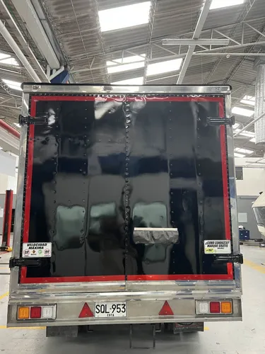 Camión Nissan T5u41