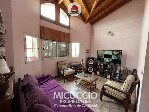 Local Con Depósito Y Departamento En Venta, Gelves 283, Belén De Escobar