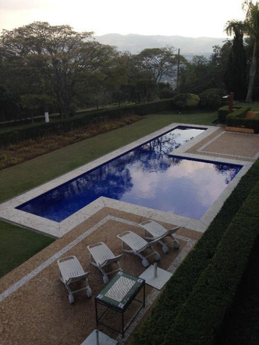 Imagem 1 de 9 de Casa Cinematográfica No Alphaville 8, Com Arquitetura Diferenciada, Ela Possui Muita Integração Entre As Áreas, Alem De Um Lazer Completo, Com Piscina, Varanda Gourmet Com Forno De - Ca0007 - 4831207