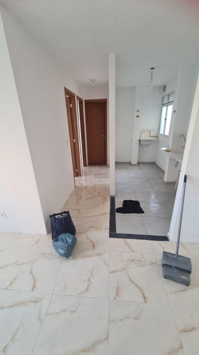 Aluga-se Apartamento Com 2 Quartos E 1 Vaga De Garagem